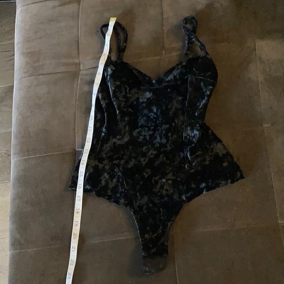 Victoria’s Secret Black Velvet Bodysuit - Picture 4 of 5